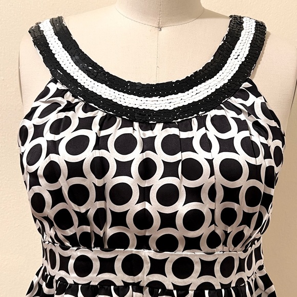 New INC 100% Silk top - Picture 2 of 5